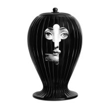 vase-serratura-rigato-verticale-black-white-on-black