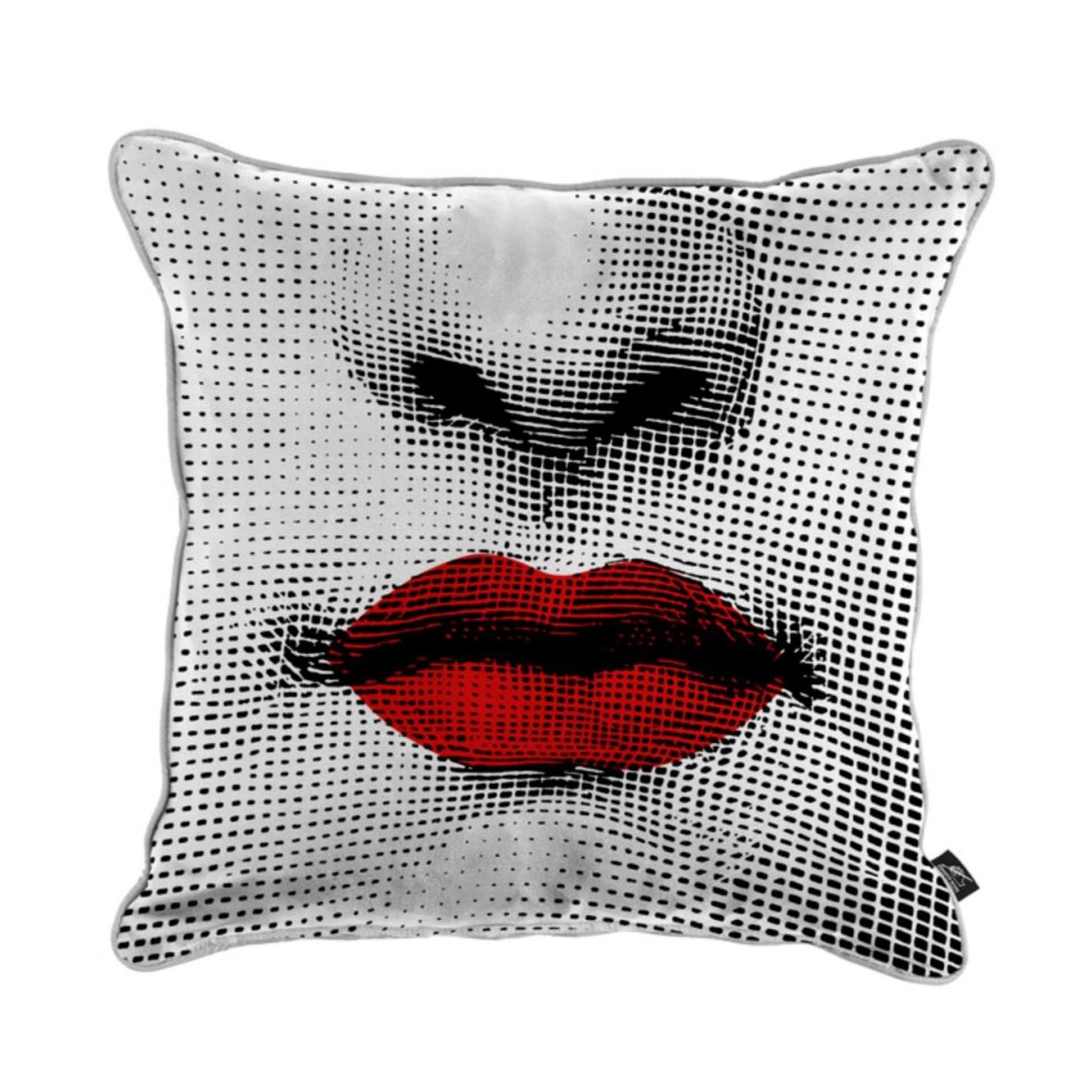 cushion-kiss-50-x-50-cm-2